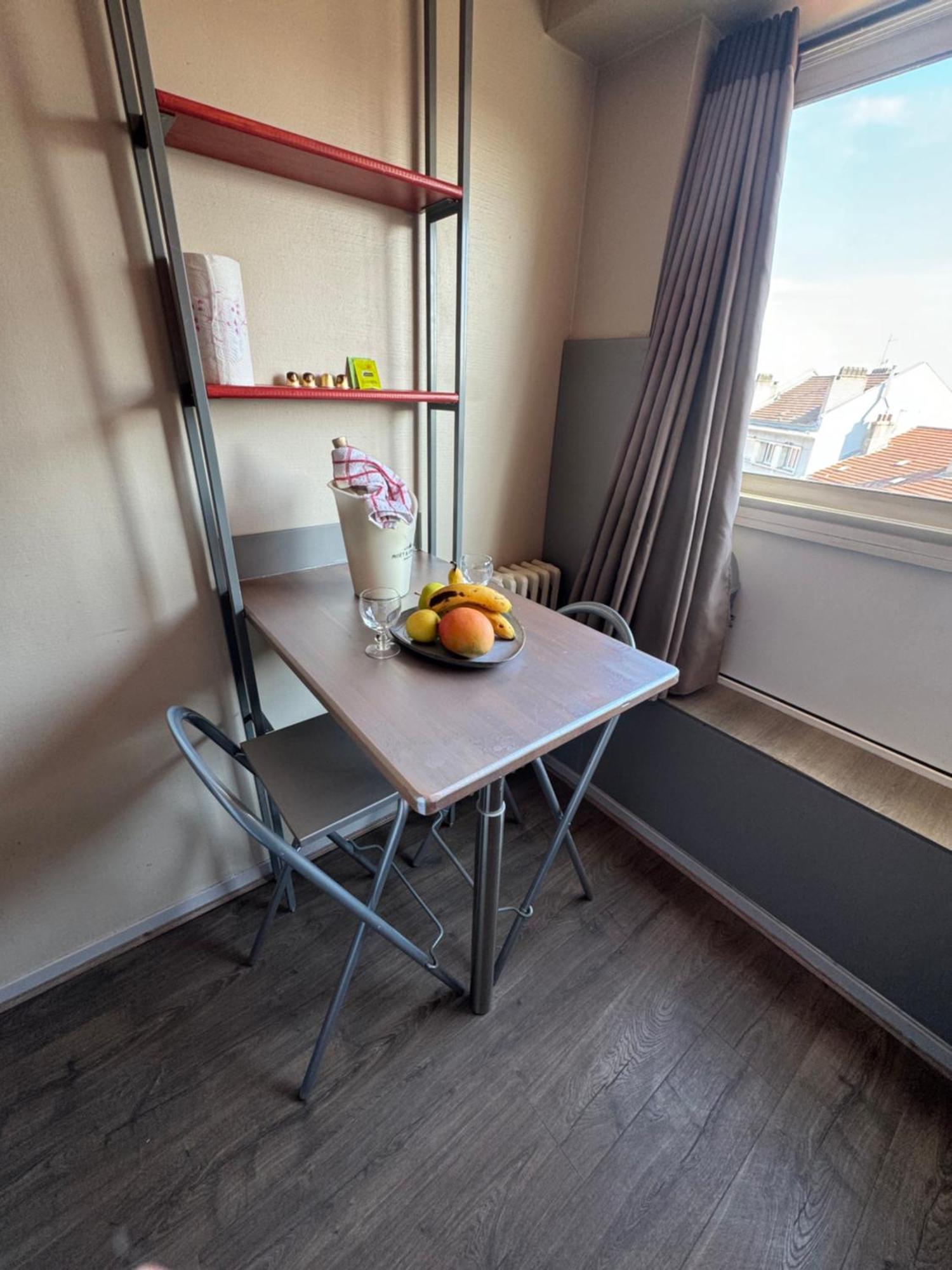 Appartement Terrasse Au Coeur De Valence 54 Exterior photo