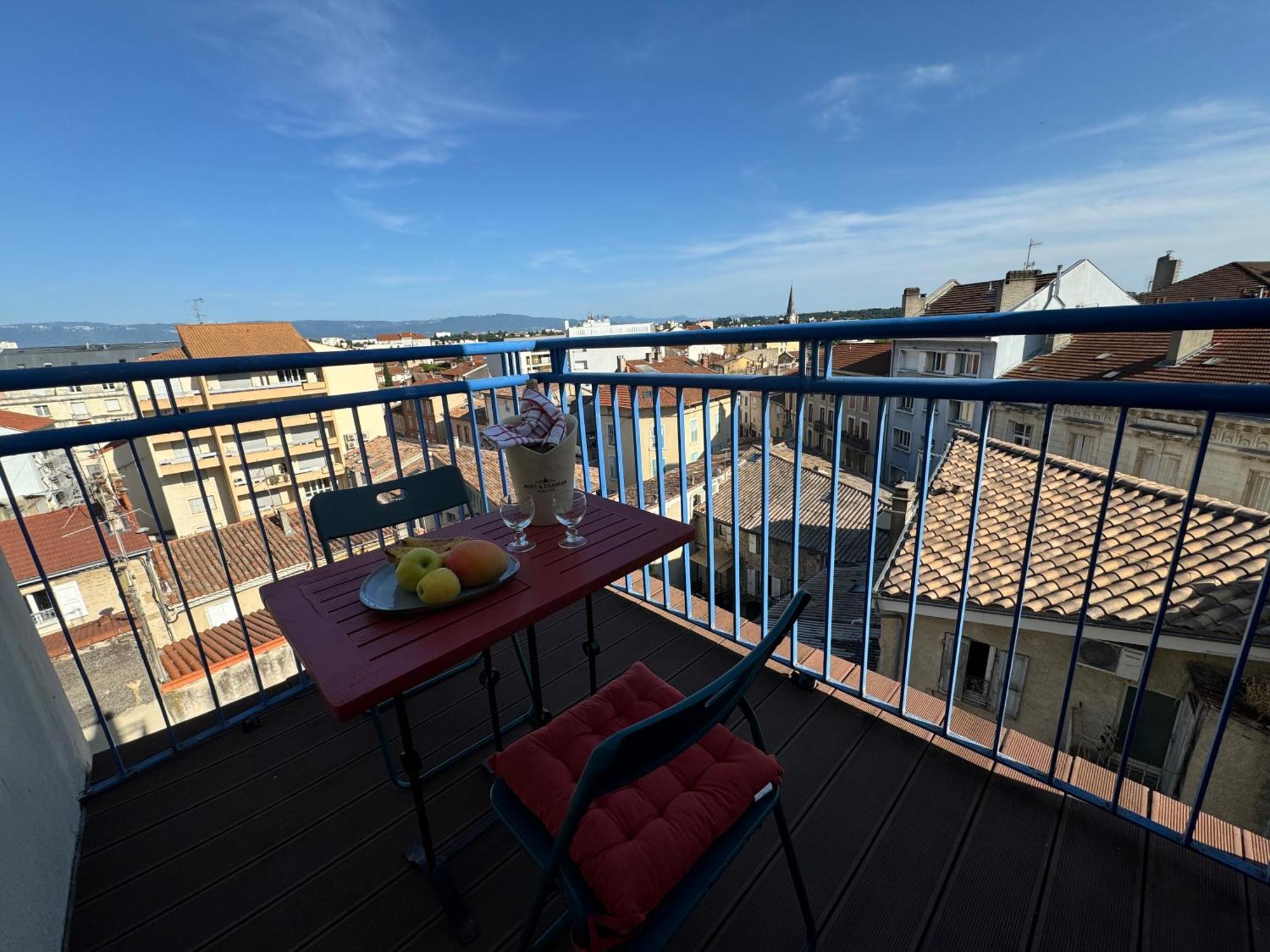 Appartement Terrasse Au Coeur De Valence 54 Exterior photo